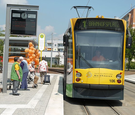 Die neue Haltestelle in Betrieb (Foto: Angelo Glashagel) Die neue Haltestelle in Betrieb (Foto: Angelo Glashagel)