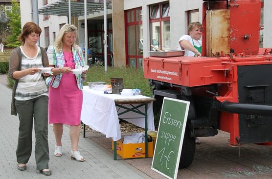 Erbsensuppe f&uuml;r einen Euro (Foto: J. Piper)
