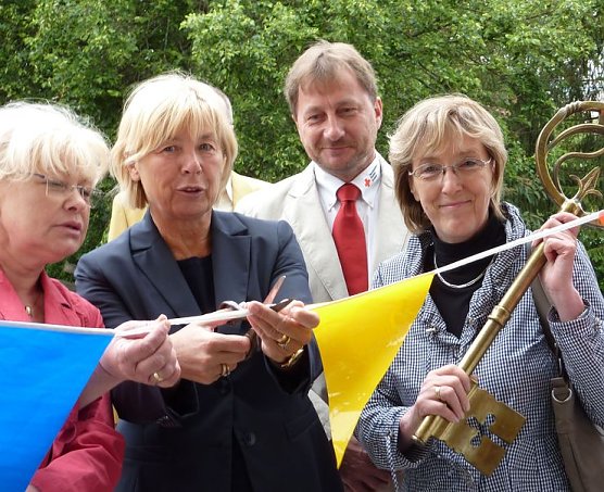 &Uuml;bergeben (Foto: I. Bergmann)