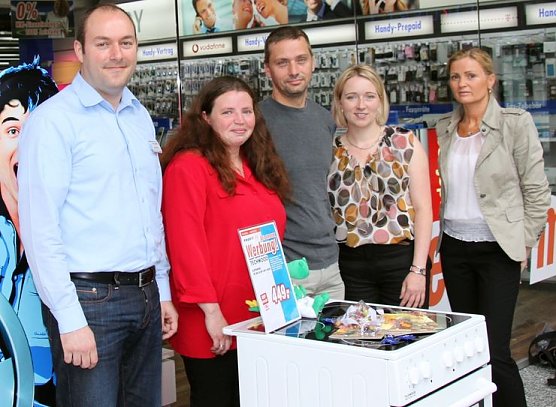 Übergeben (Foto: J. Piper) Übergeben (Foto: J. Piper)