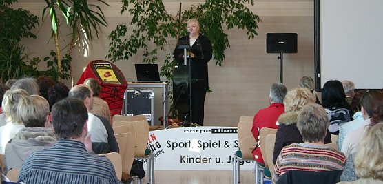 Gr&uuml;nwald beim Referat (Foto: Meyer)