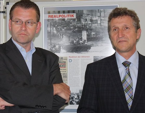 Vor der Mauer (Foto: PSV)