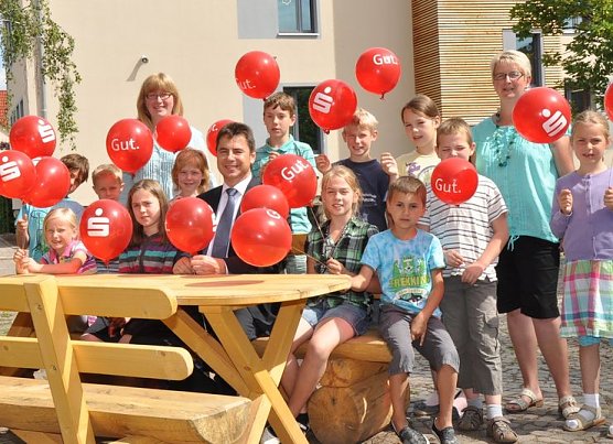 Unterricht im Gr&uuml;nen (Foto: KSK)