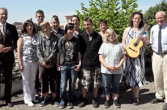 Spende &uuml;bergeben (Foto: I. Wiegand)