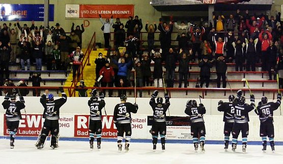 Das Warten hat ein Ende (Foto: R. Koch) Das Warten hat ein Ende (Foto: R. Koch)
