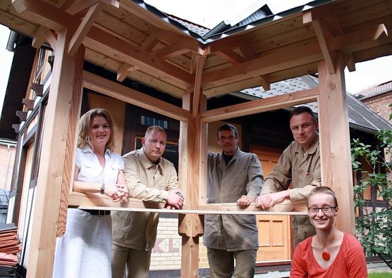 &Uuml;bergeben (Foto: P. Grabe)