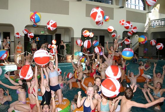 Pool-Party mit Knax (Foto: privat)