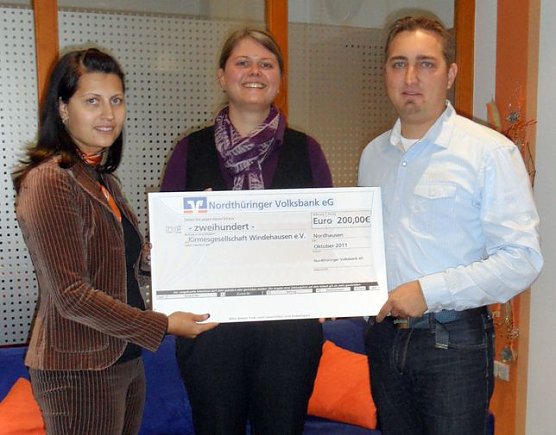 Spende &uuml;bergeben (Foto: privat)