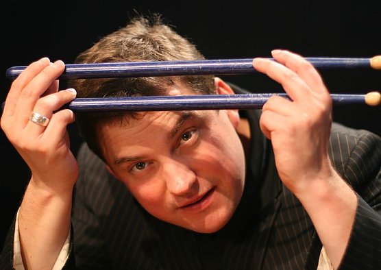 Trommeln lernen (Foto: Agentur)