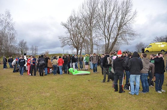 Eisbaden am Kiesteich (Foto: FHN) Eisbaden am Kiesteich (Foto: FHN)