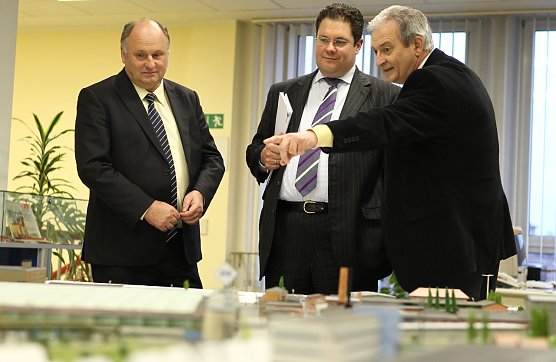 Modell erkl&auml;rt (Foto: nnz)