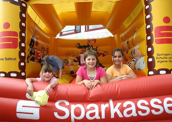 Spiel und Spa&szlig; beim Sparkassen-Kindertag (Foto: KSK)