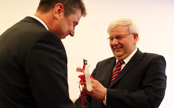 Schlüsselübergabe (Foto: nnz) Schlüsselübergabe (Foto: nnz)