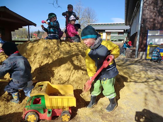 Sand für Kita (Foto: privat) Sand für Kita (Foto: privat)