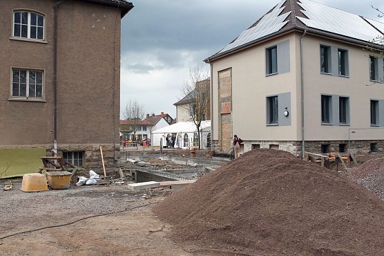Verbindung zur Turnhalle (Foto: nnz)