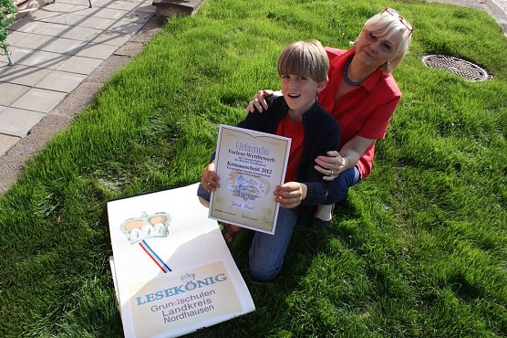 Der K&ouml;nig und die Schulleiterin (Foto: psv)