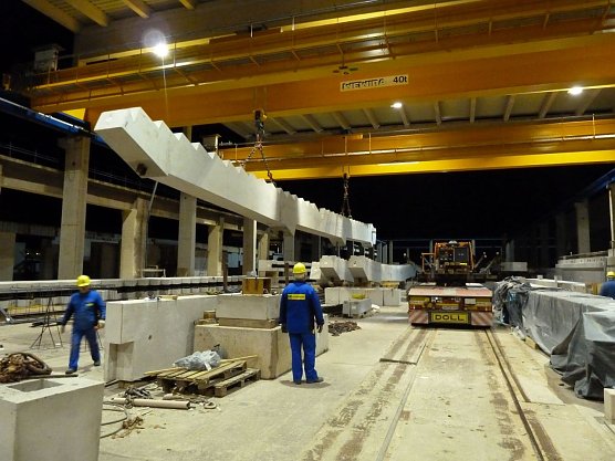 Blick in die Produktionshalle (Foto: HABAU)