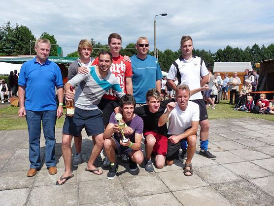 Gäste räumten ab (Foto: Karl-Heinz Herrmann) Gäste räumten ab (Foto: Karl-Heinz Herrmann)