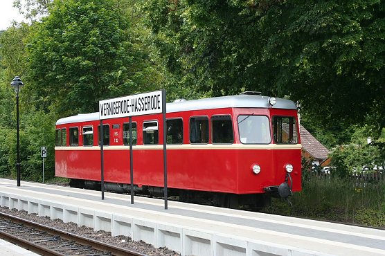 Triebwagen unterwegs (Foto: HSB)