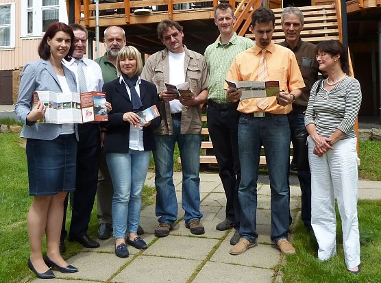 Neues Faltblatt pr&auml;sentiert (Foto: privat)