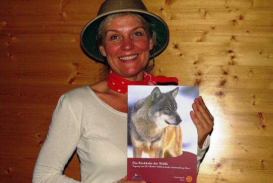 Tagungsband vorgestellt (Foto: W. Wimmer) Tagungsband vorgestellt (Foto: W. Wimmer)