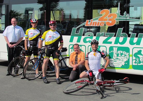 Gemeinsam "auf Achse" (Foto: Verkehrsbetriebe Nordhausen) Gemeinsam "auf Achse" (Foto: Verkehrsbetriebe Nordhausen)