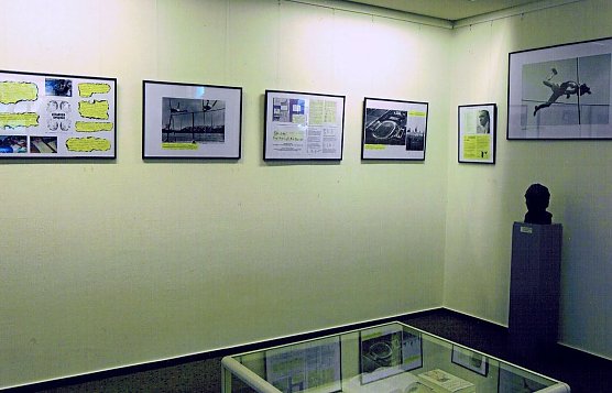 Ausstellung in der Kreissparkasse (Foto: Archiv Kneffel) Ausstellung in der Kreissparkasse (Foto: Archiv Kneffel)