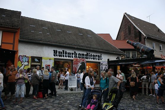 Nachbarn einladen (Foto: privat)