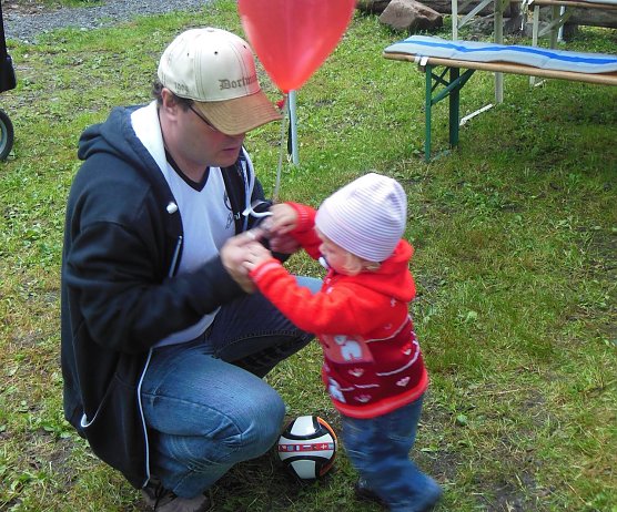 Rene Weber mit T&ouml;chterchen zu Gast (Foto: L. Schubert)