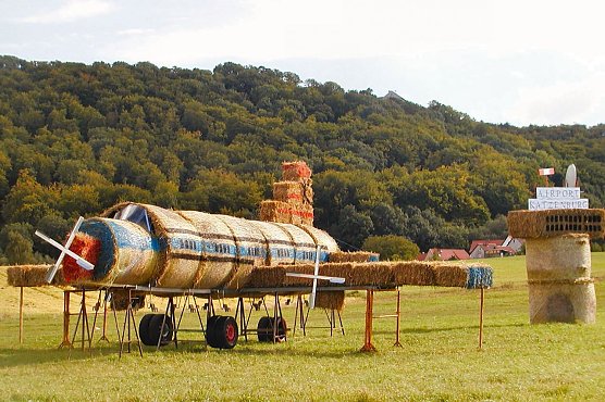 Die erste Maschine ist gelandet (Foto: E. Seifert) Die erste Maschine ist gelandet (Foto: E. Seifert)