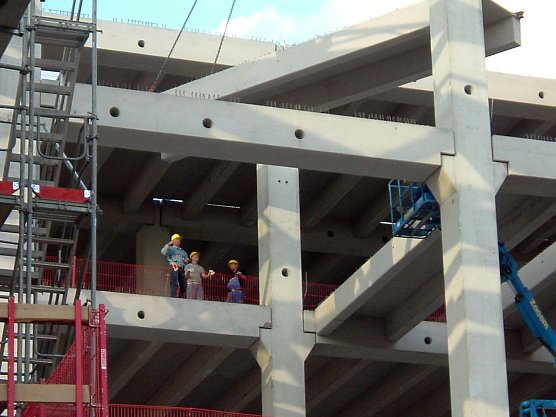 Habau-Mitarbeiter stehen für Qualität am Bau (Foto: HABAU) Habau-Mitarbeiter stehen für Qualität am Bau (Foto: HABAU)