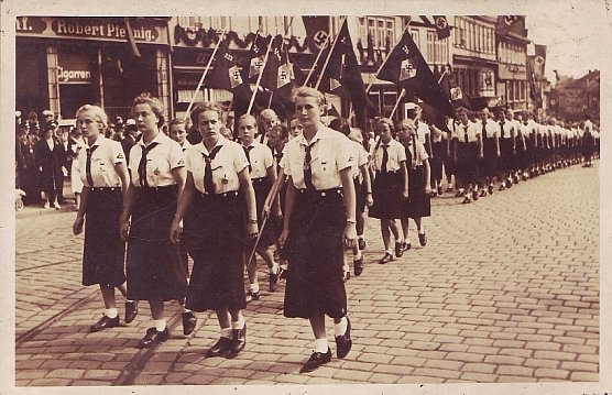 Aufmarsch am Kornmark (Foto: Stadtarchiv)