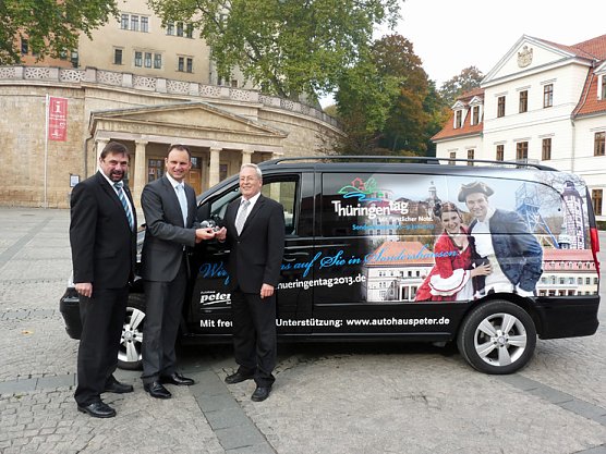 Fahrend werben (Foto: Karl-Heinz Herrmann) Fahrend werben (Foto: Karl-Heinz Herrmann)