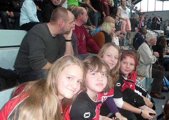 Bleicher&ouml;der Handballnachwuchs beim Champions League spiel (Foto: privat)