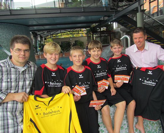 Versprechen eingelöst (Foto: Badehaus) Versprechen eingelöst (Foto: Badehaus)