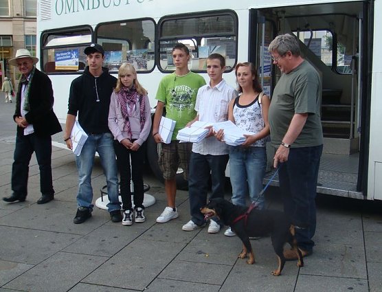 &Uuml;bergabe am Erfurter Anger (Foto: nnz)