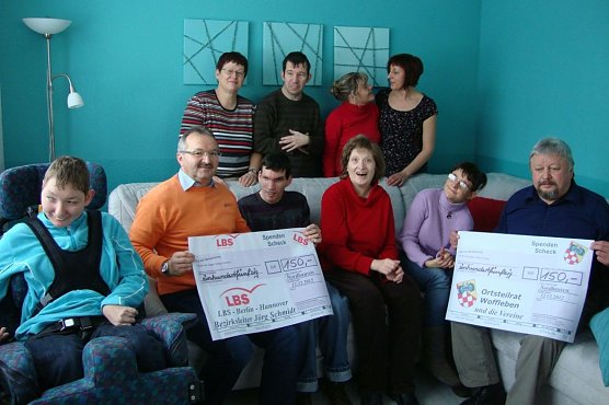 Spenden &uuml;berreicht (Foto: privat)