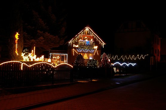 Weihnachtshaus in Obergebra (Foto: privat) Weihnachtshaus in Obergebra (Foto: privat)