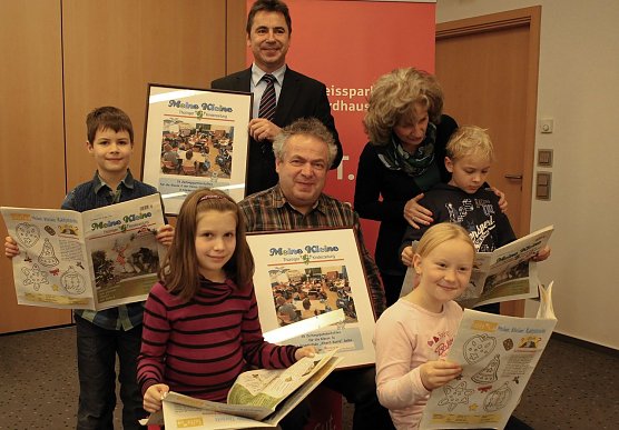 Kinder lesen Kinder Zeitung (Foto: nnz) Kinder lesen Kinder Zeitung (Foto: nnz)