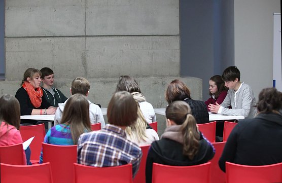 Jugend debattierte in der "Flohburg" (Foto: nnz)