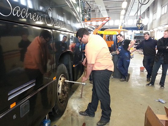 Selbst ist der Kraftfahrer (Foto: Verkehrsbetriebe Nordhausen) Selbst ist der Kraftfahrer (Foto: Verkehrsbetriebe Nordhausen)