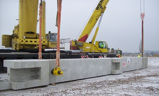 70 Tonnen in einem St&uuml;ck (Foto: Universalbeton Heringen)