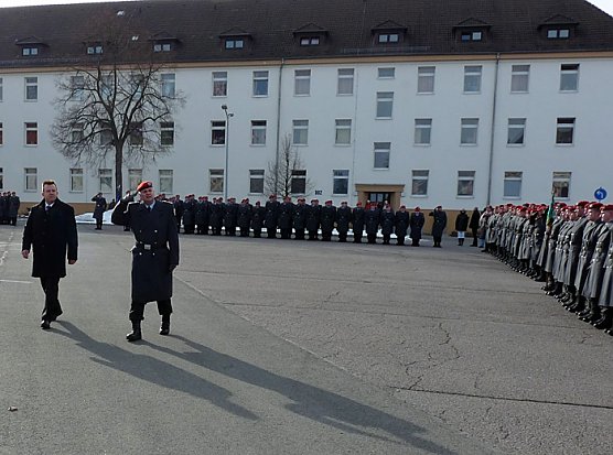 Frostiger herzlicher Abschied (Foto: Karl-Heinz Herrmann) Frostiger herzlicher Abschied (Foto: Karl-Heinz Herrmann)