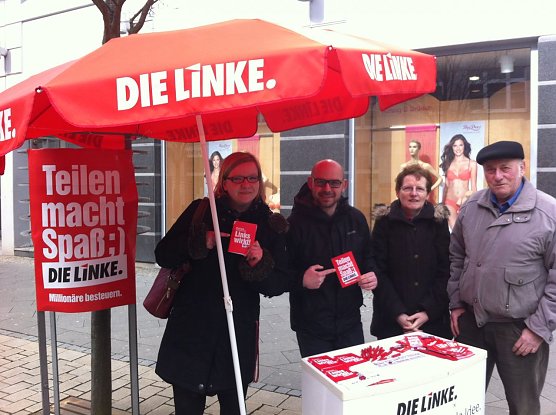 Umverteilt - Aktion der LINKE in Nordhausen (Foto: privat) Umverteilt - Aktion der LINKE in Nordhausen (Foto: privat)