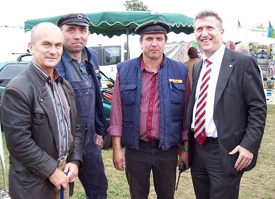 Dreschen mit der CDU (Foto: Schr&ouml;ter)