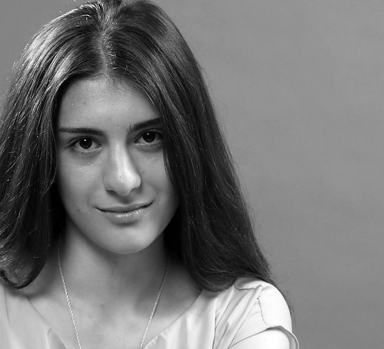 Solistin am Klavier (Foto: Agentur)