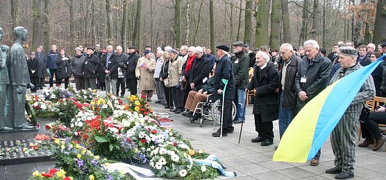 Gedacht (Foto: Gedenkst&auml;tte Mittelbau-Dora)