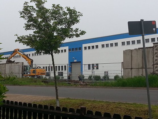 Mauer wird abgerissen (Foto: privat)