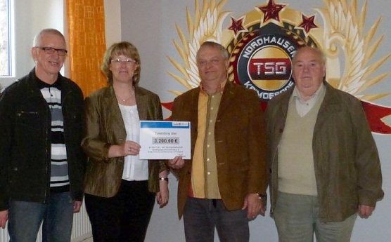 &Uuml;bergeben (Foto: privat)