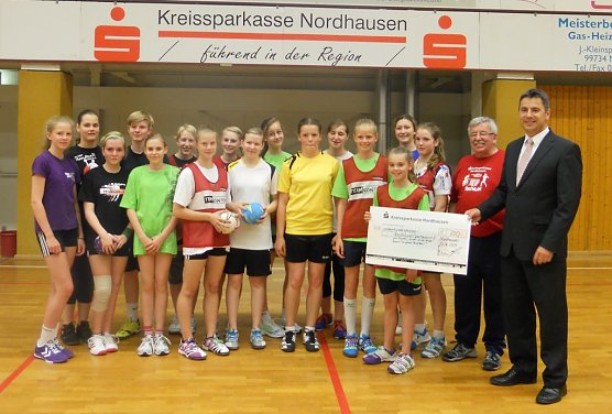 Unterst&uuml;tzung f&uuml;r Handballerinnen (Foto: privat)